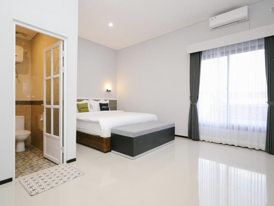Bed, Photo of the whole room, Bedroom, air conditioner