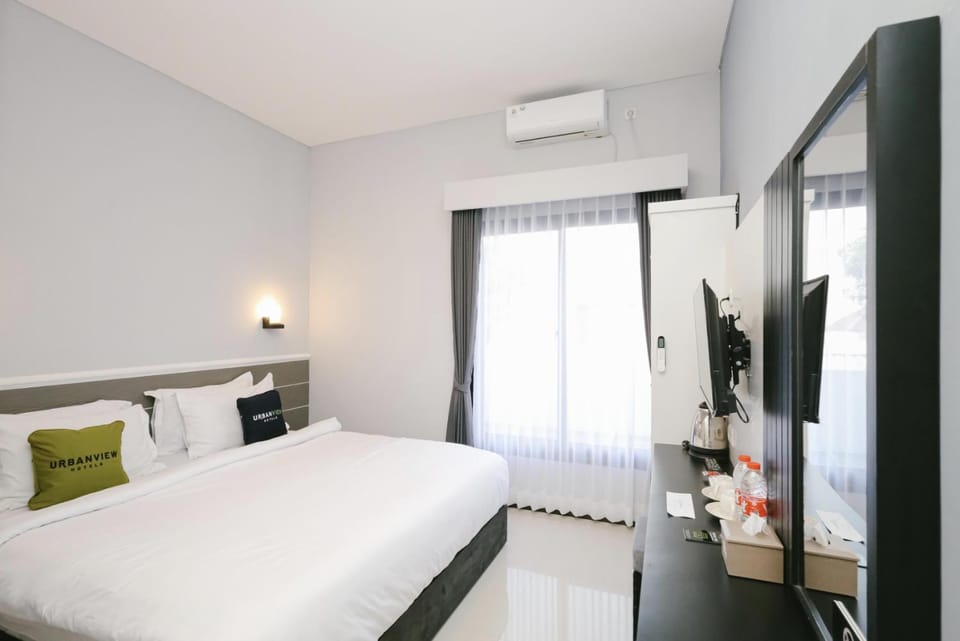 Bed, TV and multimedia, Photo of the whole room, Bedroom, air conditioner