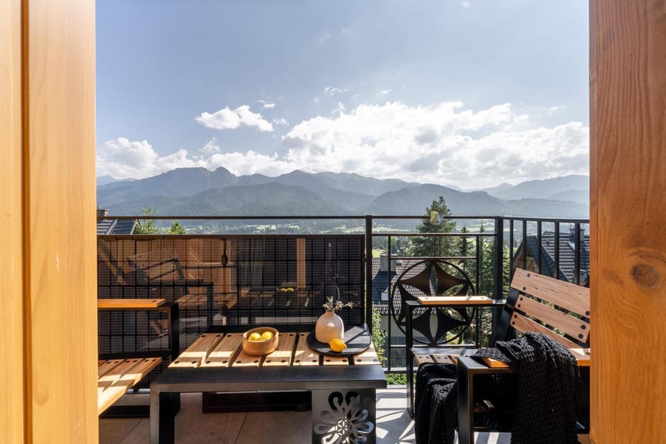 Day, Natural landscape, View (from property/room), Balcony/Terrace, Mountain view