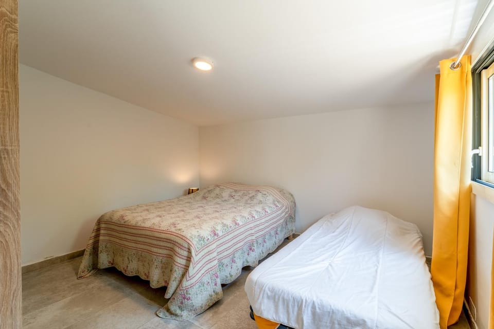 Living room, Bedroom