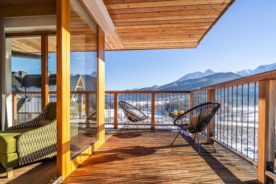 Balcony/Terrace, Mountain view
