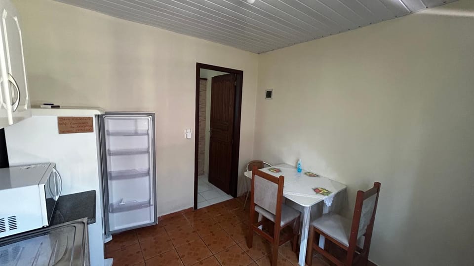 Kitnet 2 - Caminhos da Joaquina Bed and Breakfast in Florianopolis