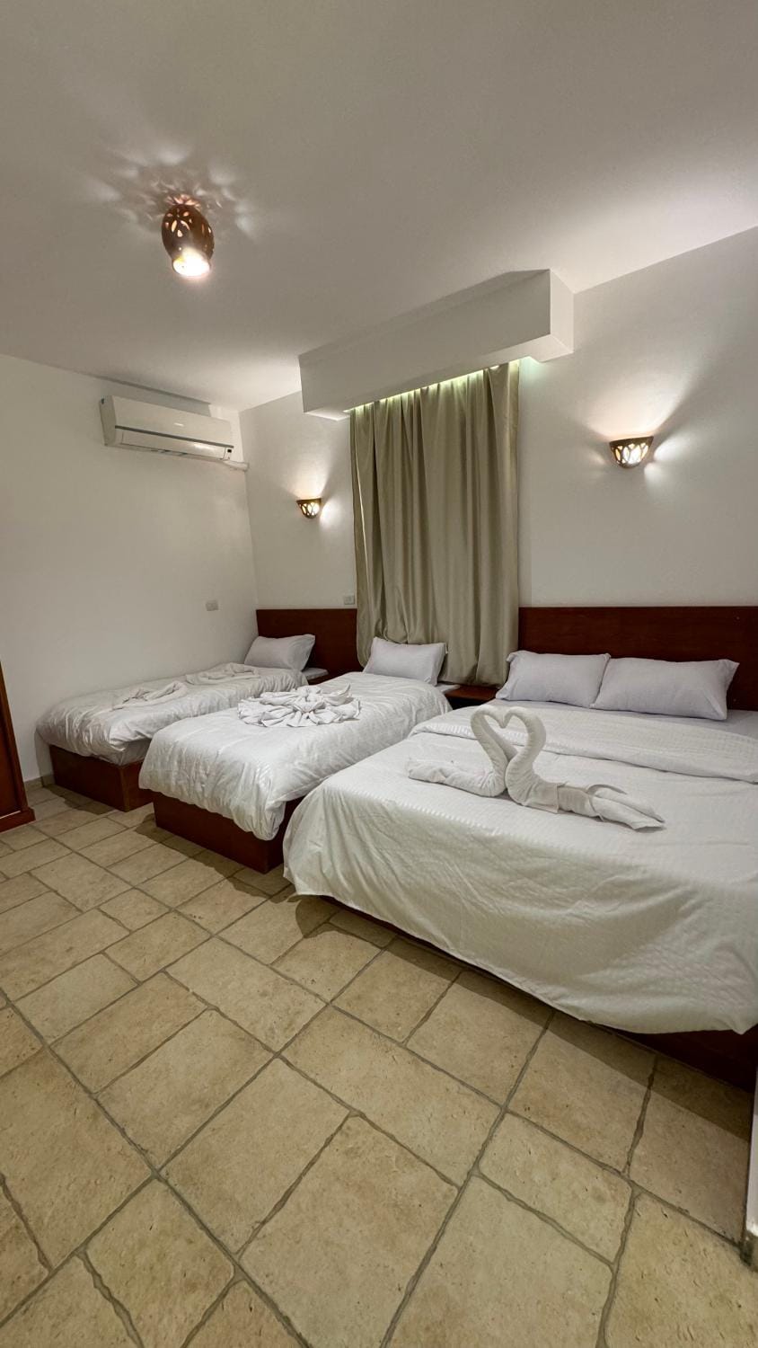 Bedroom, air conditioner
