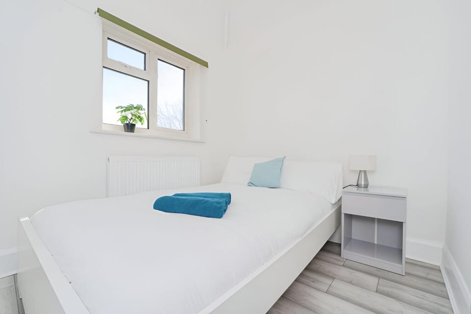 EEJs Stylish 3 Bedroom House - Greenwich House in London Borough of Lewisham