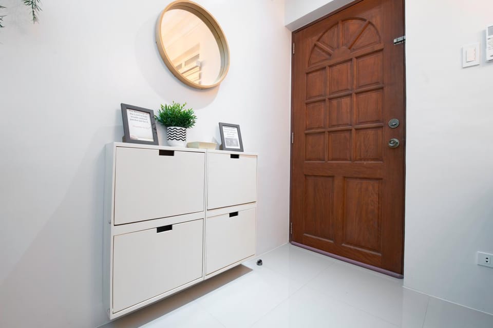 A Stylish Stay in Batangas City - Unit 103 Apartment in Batangas