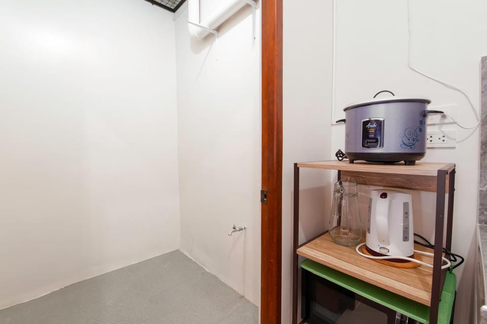 A Stylish Stay in Batangas City - Unit 103 Apartment in Batangas