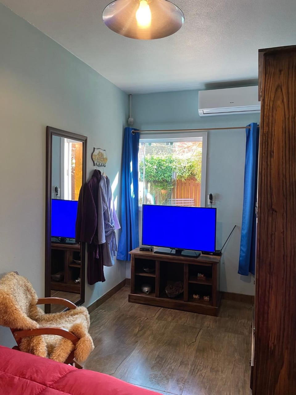 TV and multimedia, air conditioner