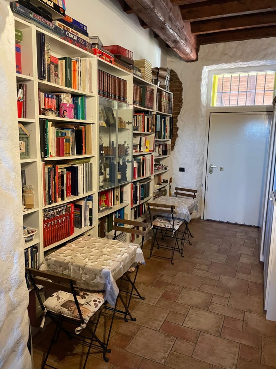 Library, Seating area