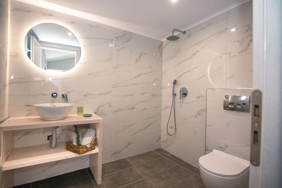 Bathroom, Decorative detail, Decorative detail