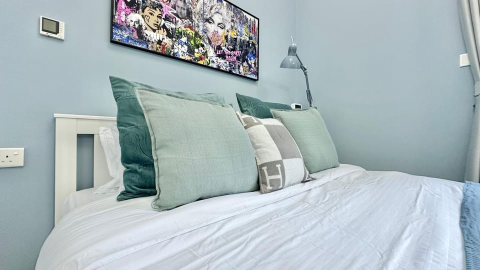 Spacious Luxury Studio Near Mall of the Emirates with Pool Access Apartment in Dubai