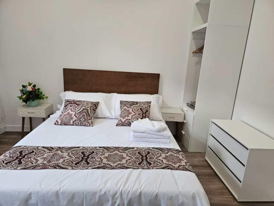 Bed, Bedroom, wardrobe