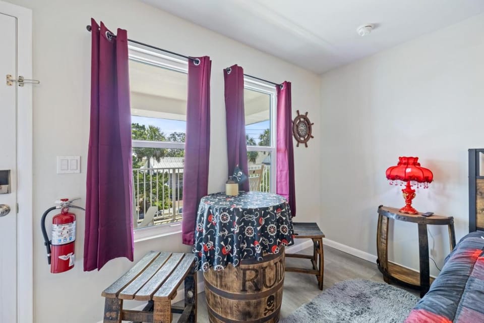 Pirates Den Apartment in Cedar Key