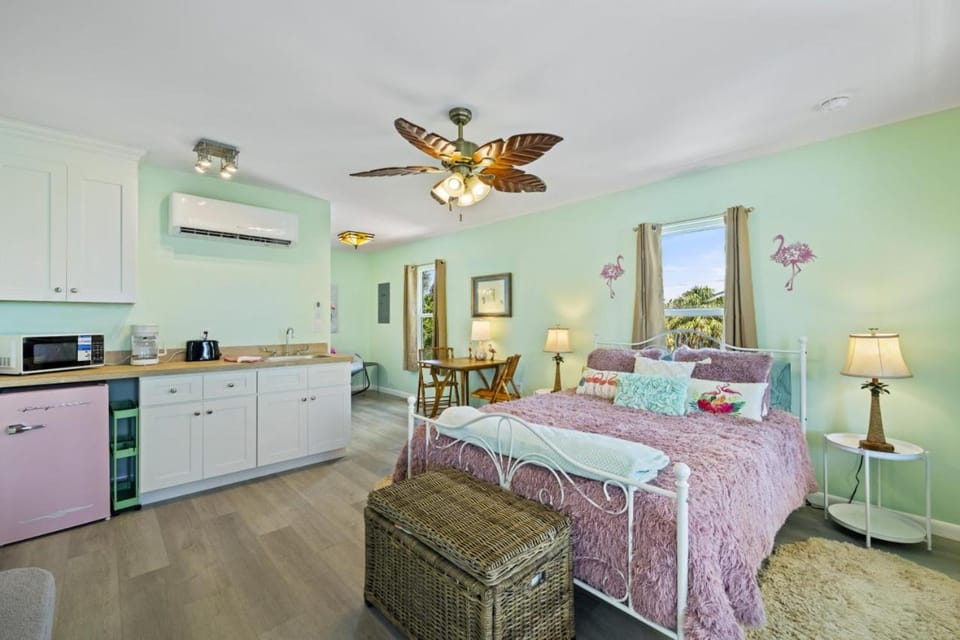 Flamingo Room a Cozy Studio Retreat Apartment in Cedar Key