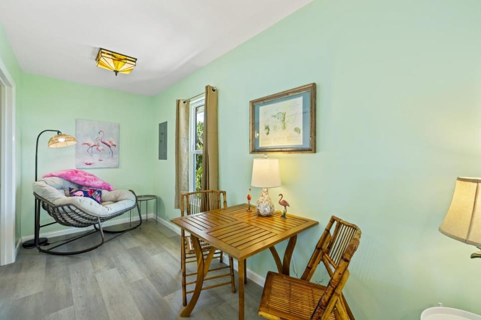 Flamingo Room a Cozy Studio Retreat Apartment in Cedar Key