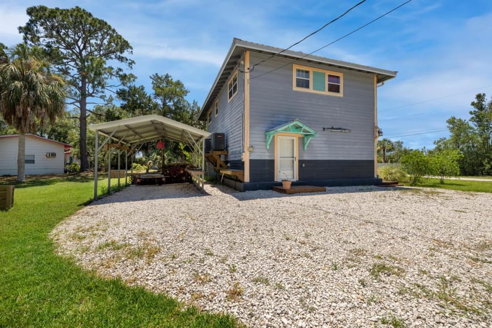 Blue Fish Apartment in Cedar Key