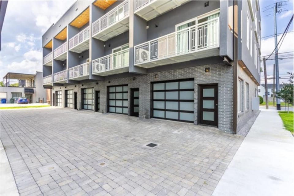 Property building, Neighbourhood, Street view