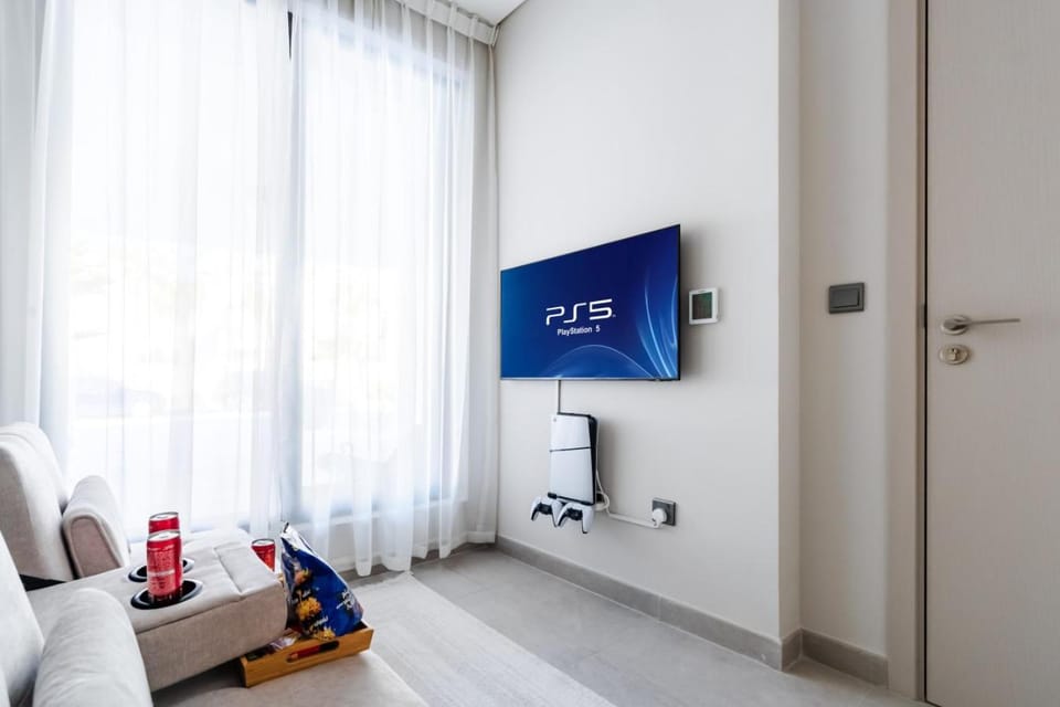 Communal lounge/ TV room, Game Room, TV and multimedia