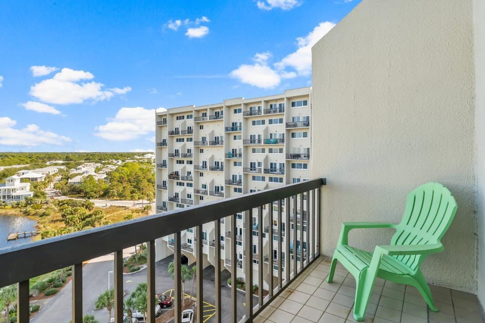 Property building, View (from property/room), Balcony/Terrace