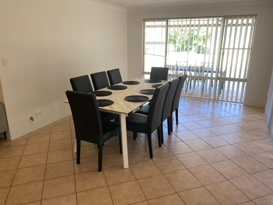 Ocean Keys Family Accommodation House in Perth