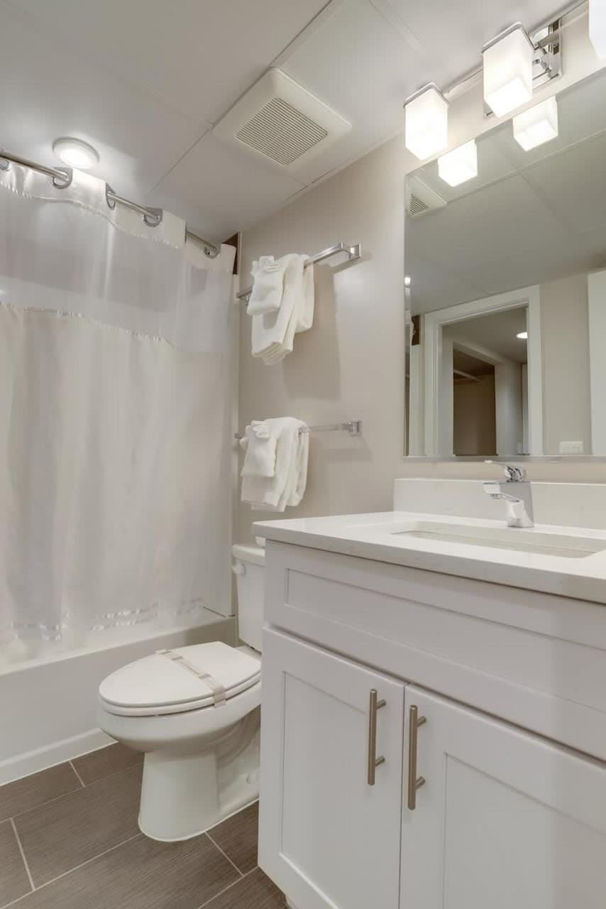 Sojourn Courtland Towers 2 BR Apartment in Court House