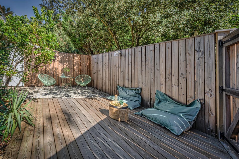 Patio, Garden, Balcony/Terrace