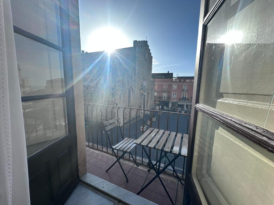 Balcony/Terrace, City view