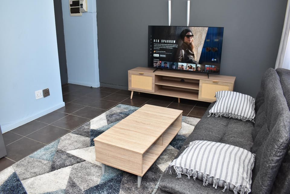 TV and multimedia, Seating area, Evening entertainment