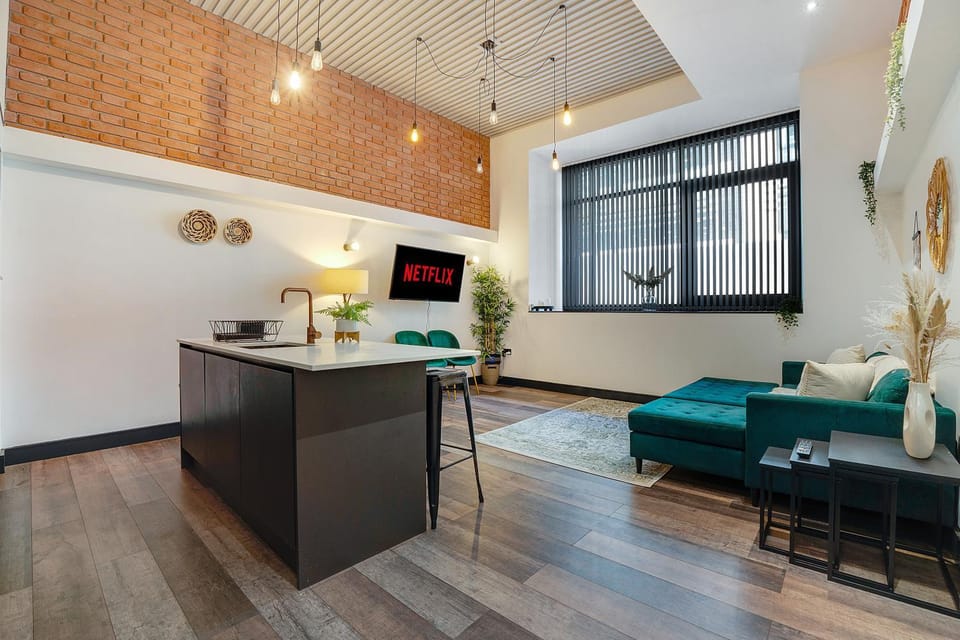 TV and multimedia, Kitchen or kitchenette, Living room