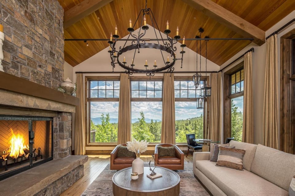 The Last Best Chalet House in Big Sky