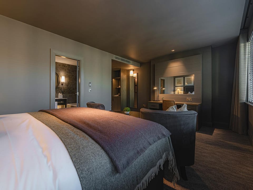 Bed, TV and multimedia