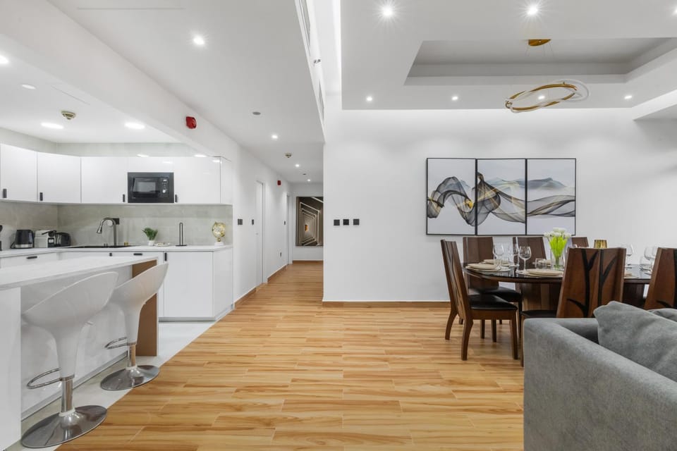 Kitchen or kitchenette, Living room, Seating area, Dining area, dishwasher, oven, stove