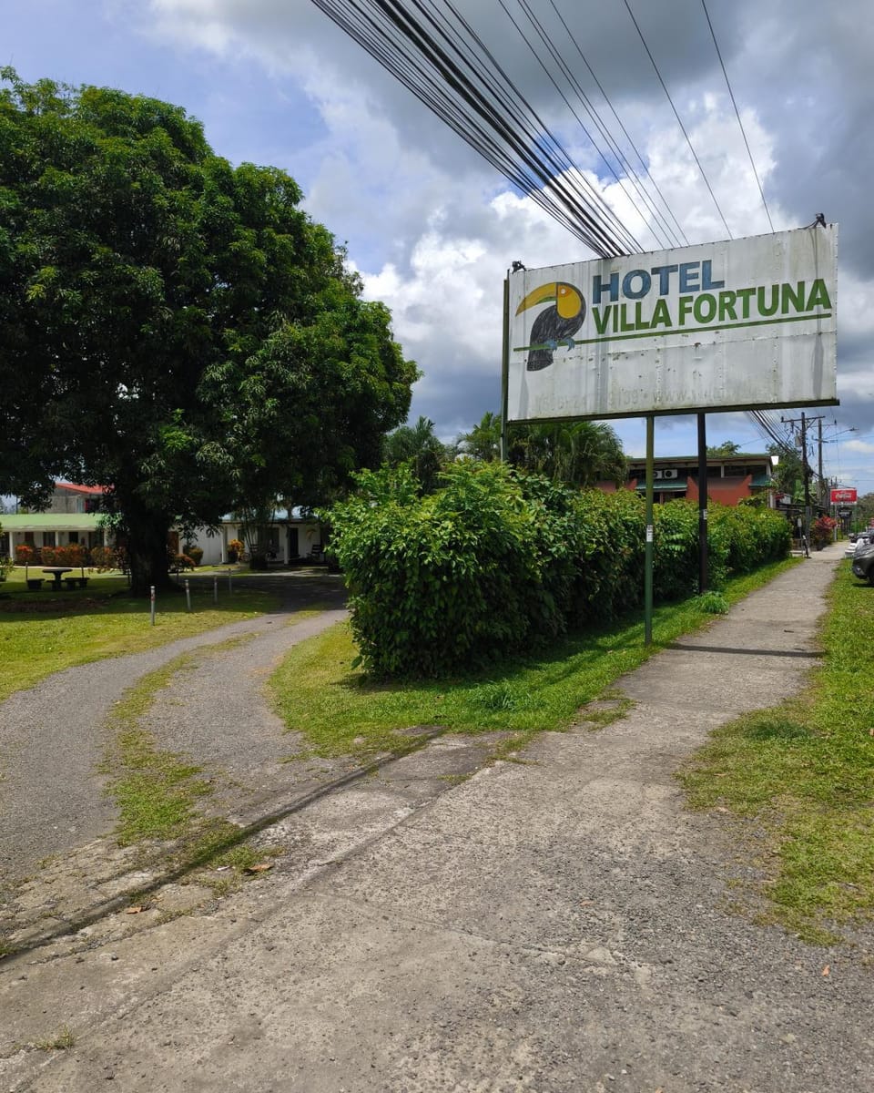 Facade/entrance, Property logo or sign, Street view