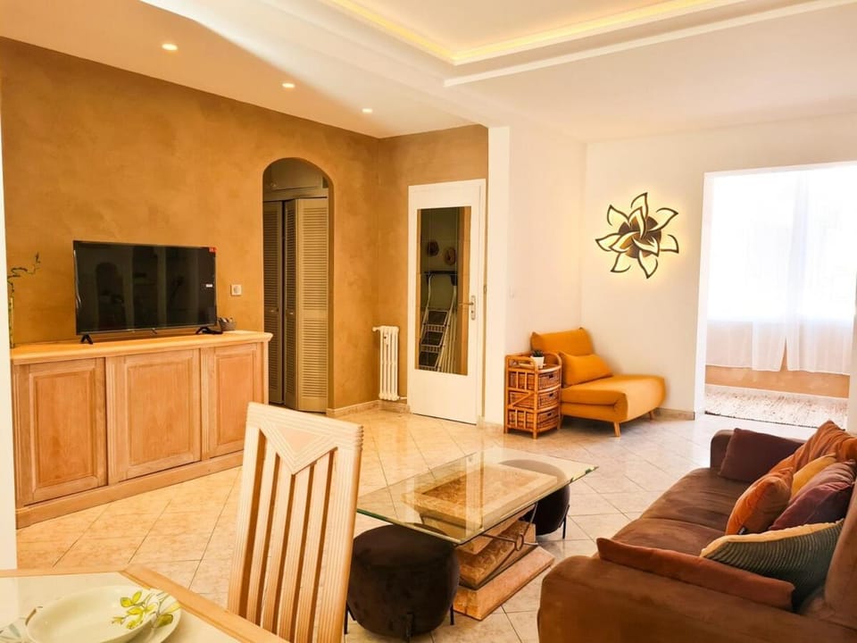 Communal lounge/ TV room, Seating area