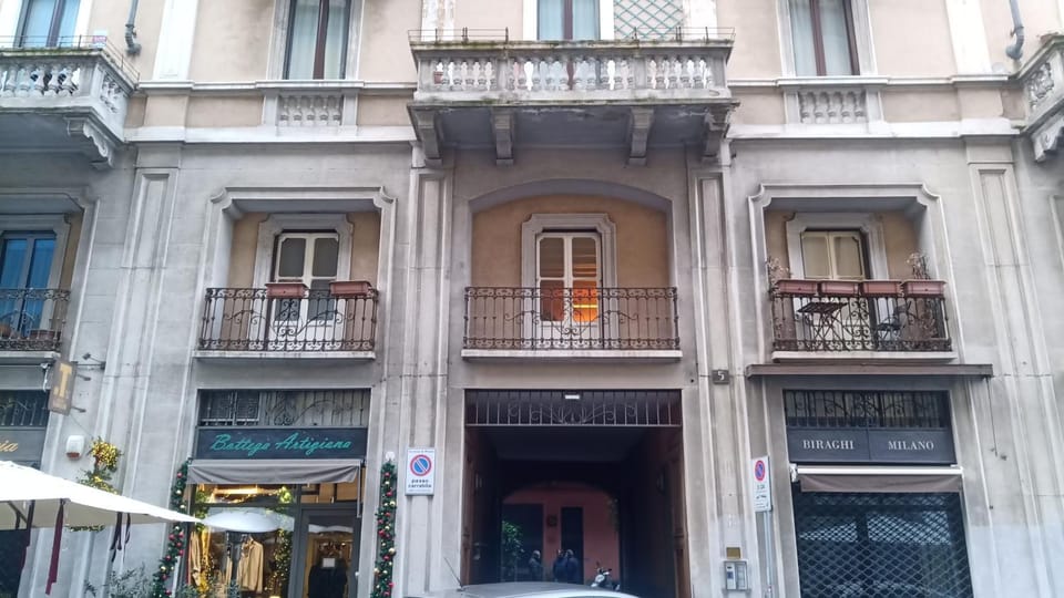 Property building, Facade/entrance