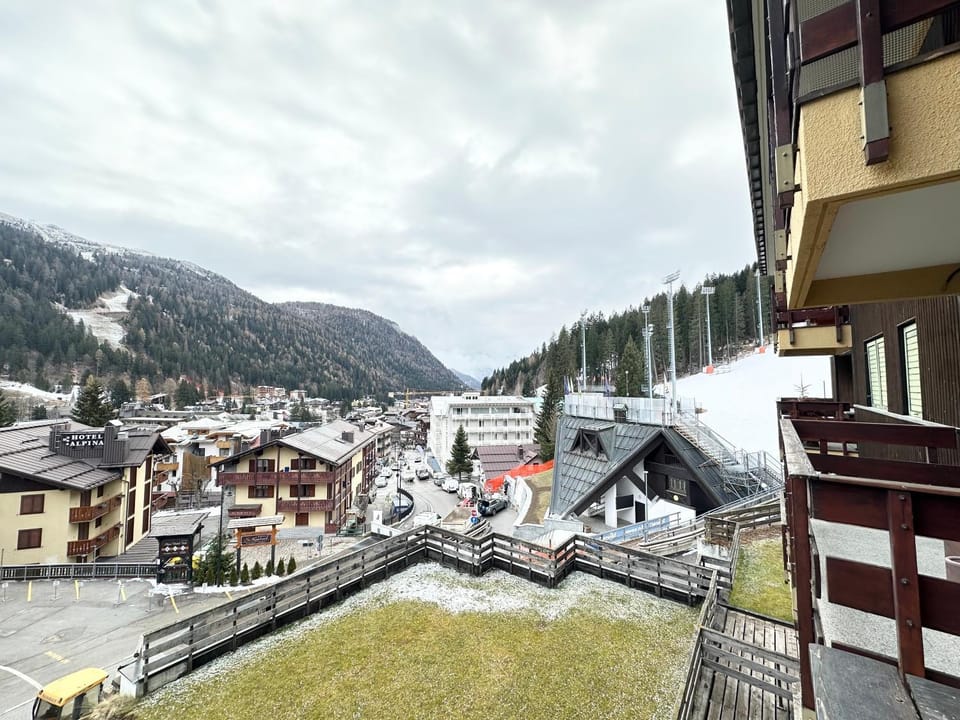 Nearby landmark, Natural landscape, City view, Mountain view