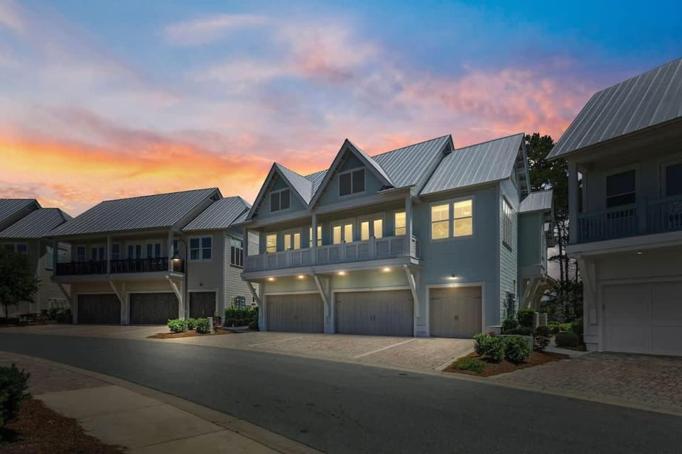 Le Chalet 30A by Stay on 30a- Pool, Bikes, Golf Cart House in South Walton County