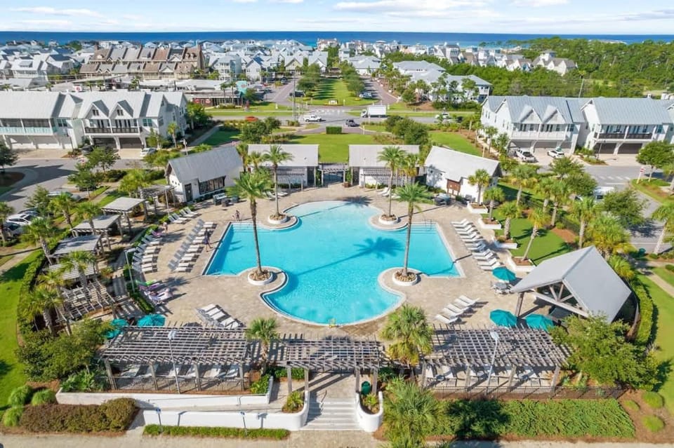 Le Chalet 30A by Stay on 30a- Pool, Bikes, Golf Cart House in South Walton County