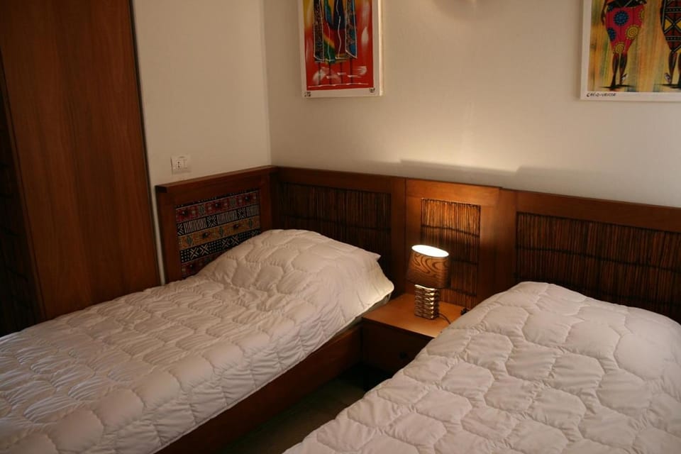African Lounge, Moradias Laranja Apartment in Santa Maria