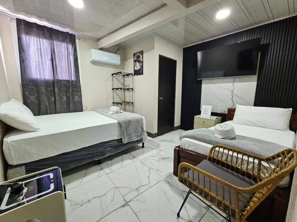 Bed, TV and multimedia, air conditioner