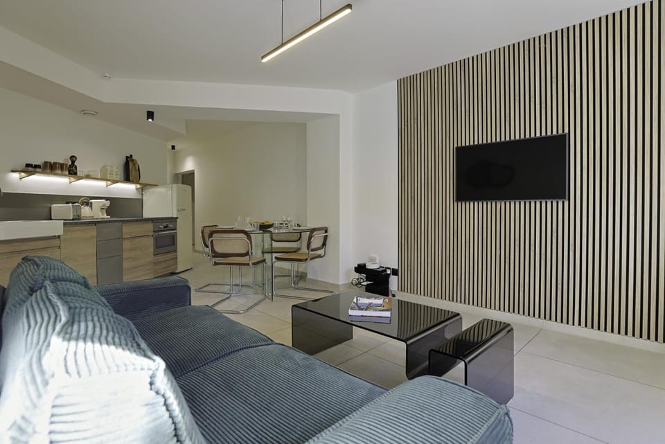 TV and multimedia, Living room, Seating area