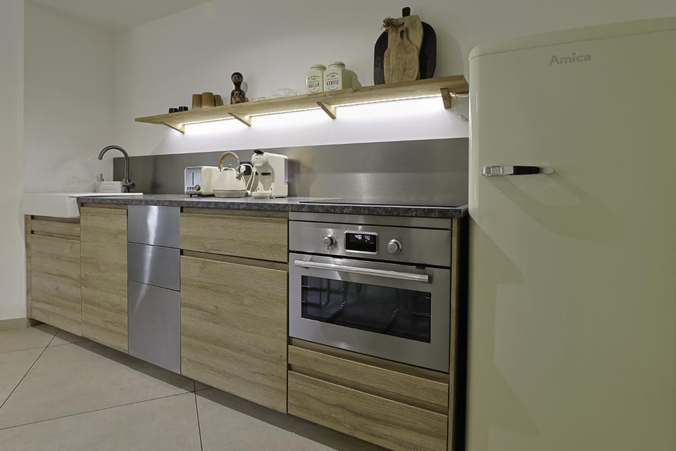 Coffee/tea facilities, Kitchen or kitchenette, dishwasher, oven, pet friendly, stove, toaster