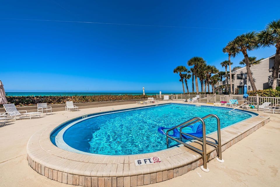 Beachfront Aldea 18 Apartment hotel in Indian Rocks Beach
