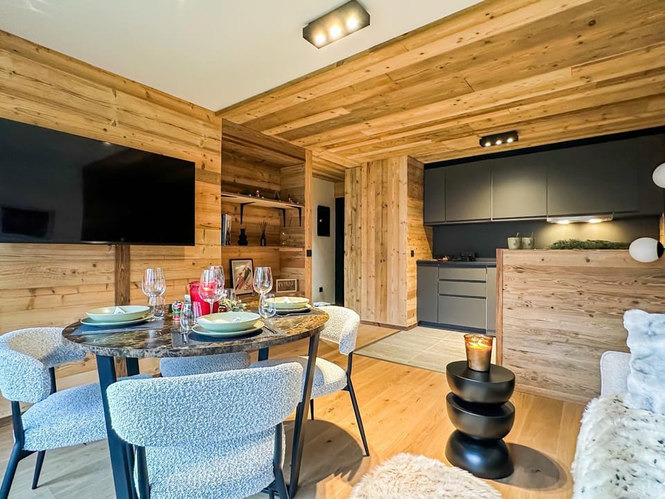 TV and multimedia, Seating area