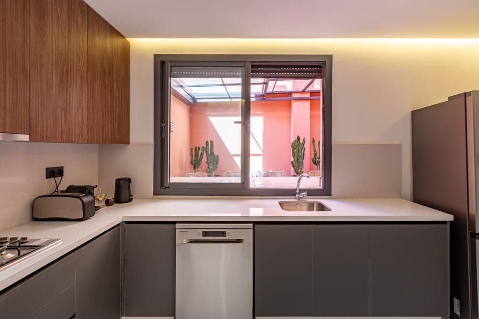 Kitchen or kitchenette