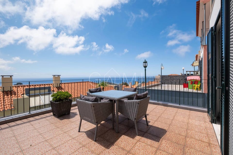 Casa do Pico by GALMI Villa in Funchal
