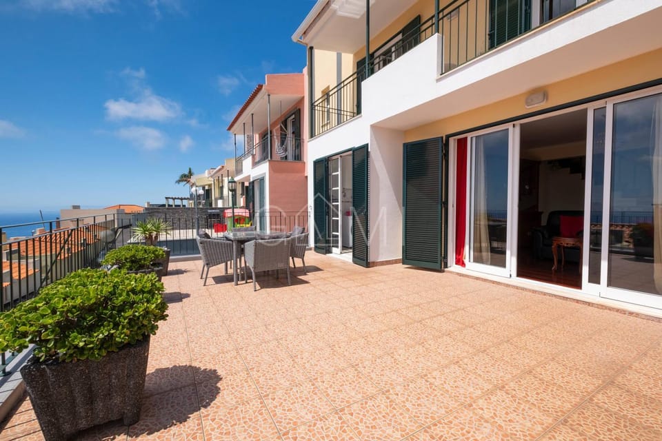 Casa do Pico by GALMI Villa in Funchal