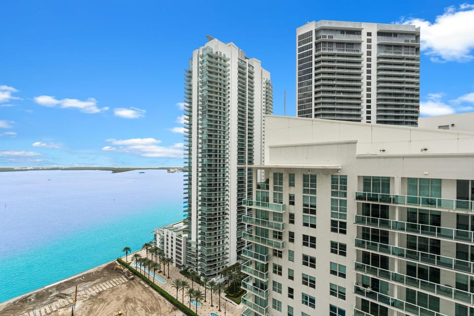 City view, Sea view