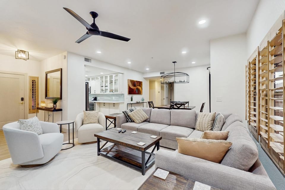 Balcony & Pool Access! Extended Stay in Scottsdale House in Grayhawk