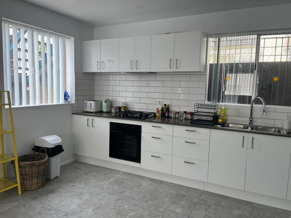 CozyHomes Woolloongabba B&B Bed and Breakfast in Brisbane