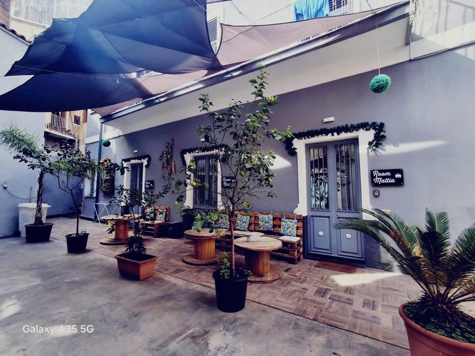 Property building, Patio, Day, Garden, Garden view
